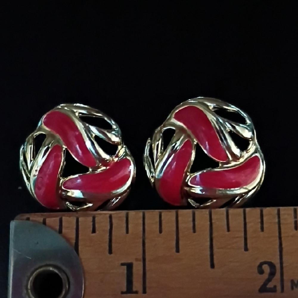 Vintage Red Enamel & Gold Tone Stud Earrings Classic Retro Statement - Picture 5 of 5